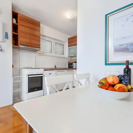 Bay Marisa Apartment Makarska